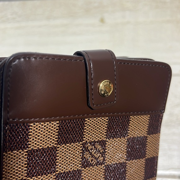 Louis Vuitton Damier Compact Zip Wallet ✅COA Included - Picture 5 of 15